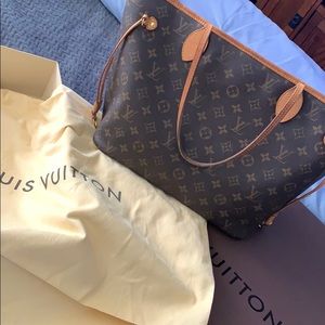 Louis Vuitton MM Neverfull